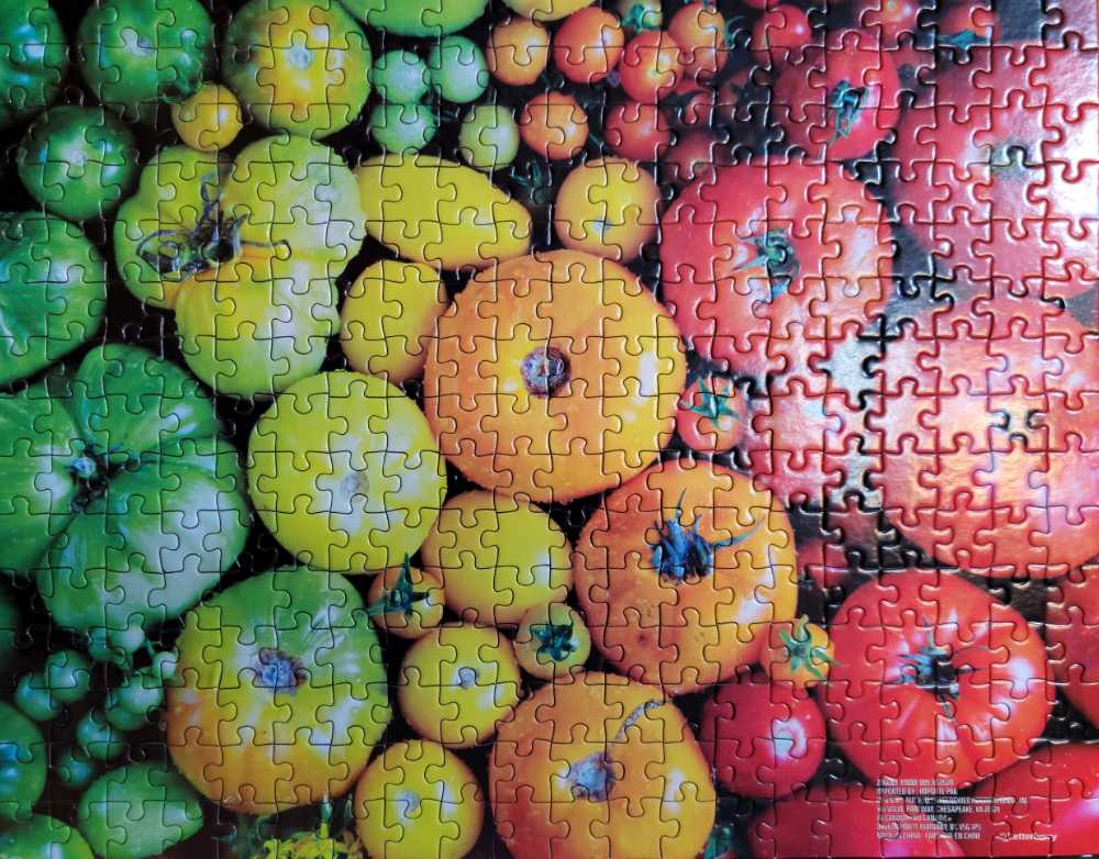 Rainbow Of Veggies - Cardinal puzzle collectible [Barcode 778988330074] - Main Image 2