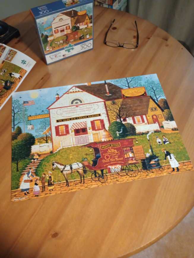 Sugar & Spice Teresa Lilly  - Buffalo puzzle collectible [Barcode 079346026296] - Main Image 3