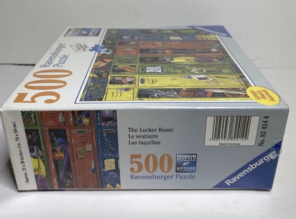 SOLD The Locker Room - Ravensburger puzzle collectible [Barcode 4005556824144] - Main Image 4