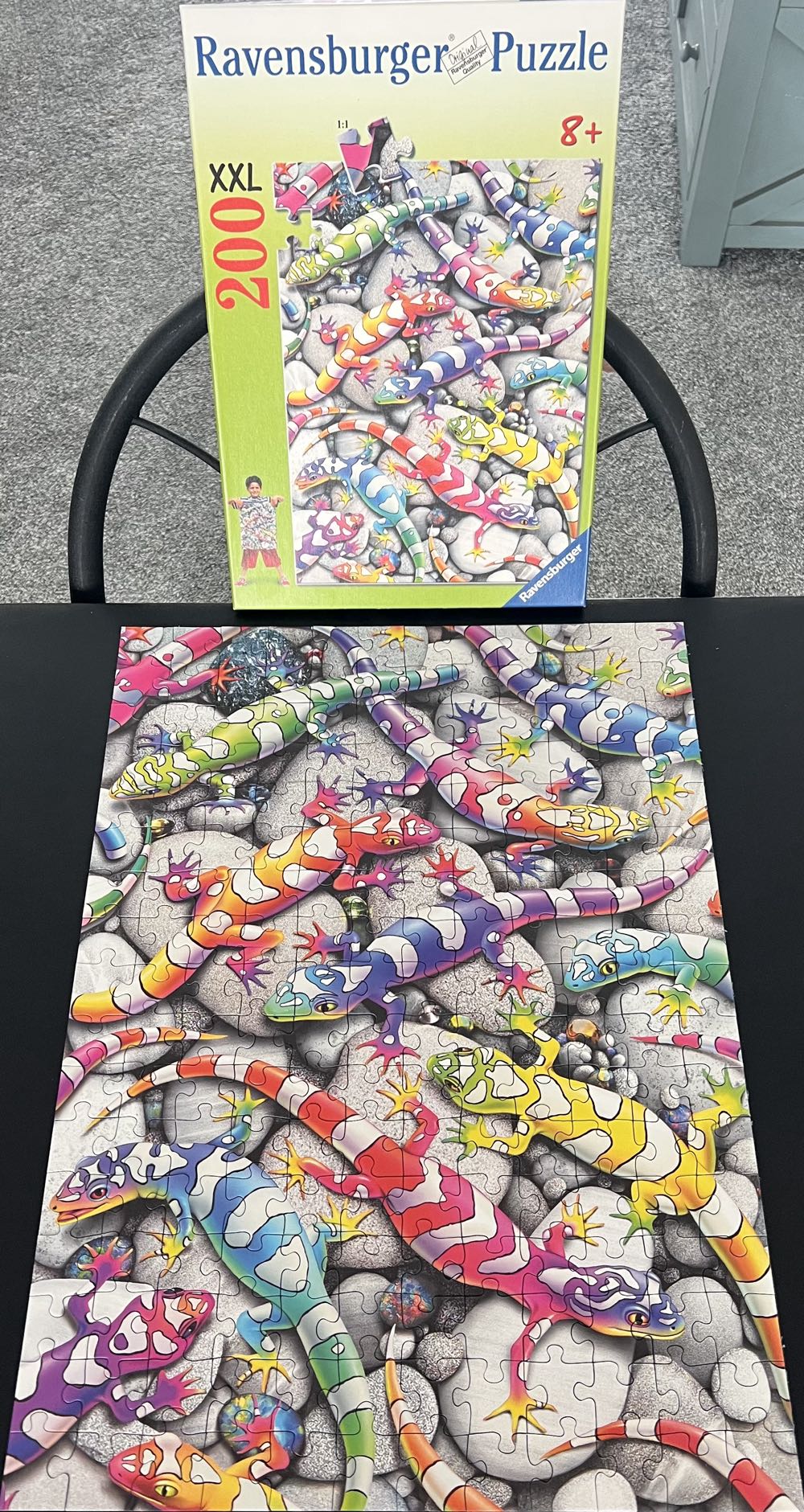 A Gecko Party - Ravensburger puzzle collectible [Barcode 4005556127931] - Main Image 3