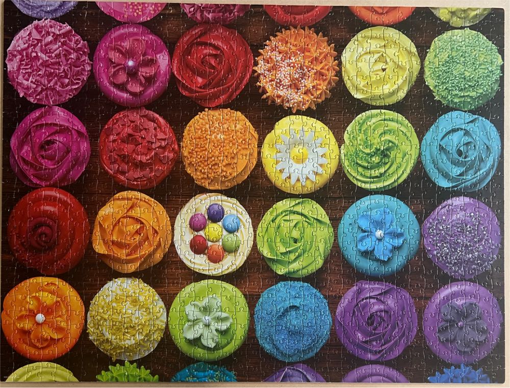 Cupcake Rainbow-TRADED - EuroGraphics puzzle collectible [Barcode 628136656252] - Main Image 3