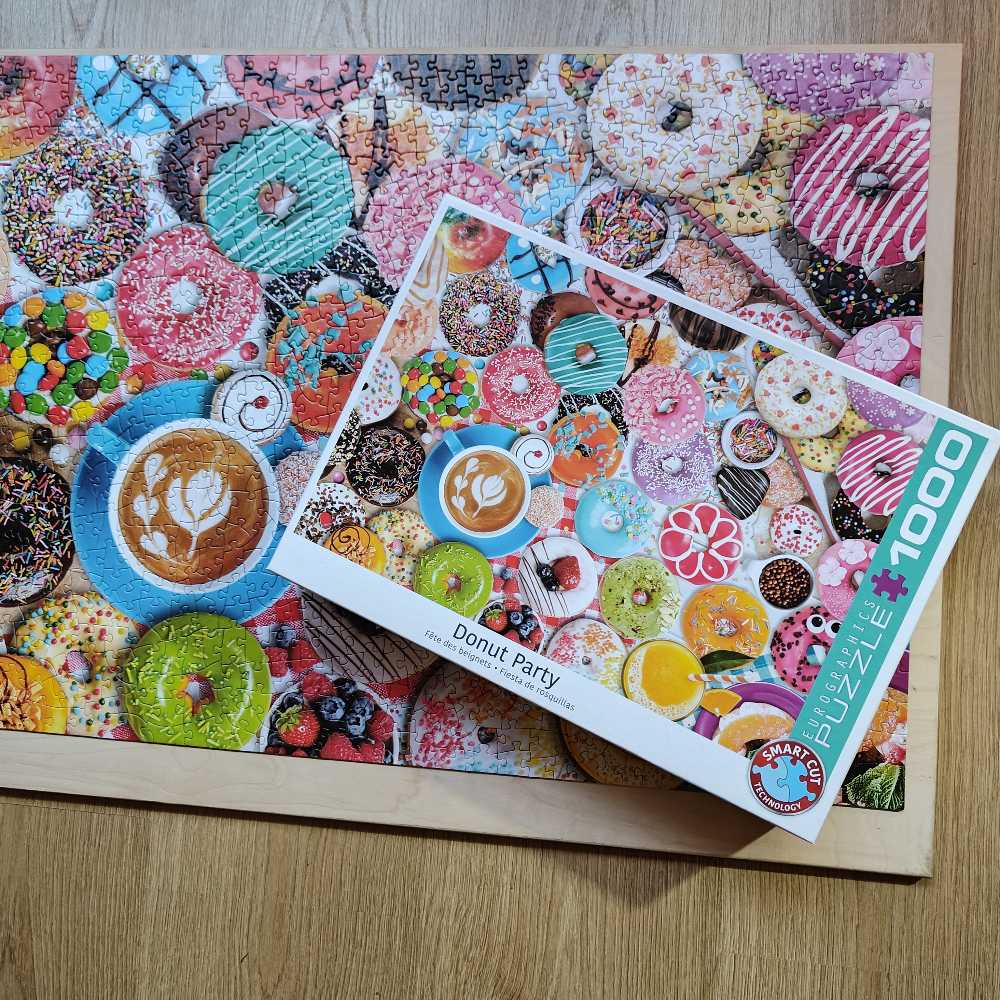Donut Party - Eurographics puzzle collectible [Barcode 628136256025] - Main Image 3