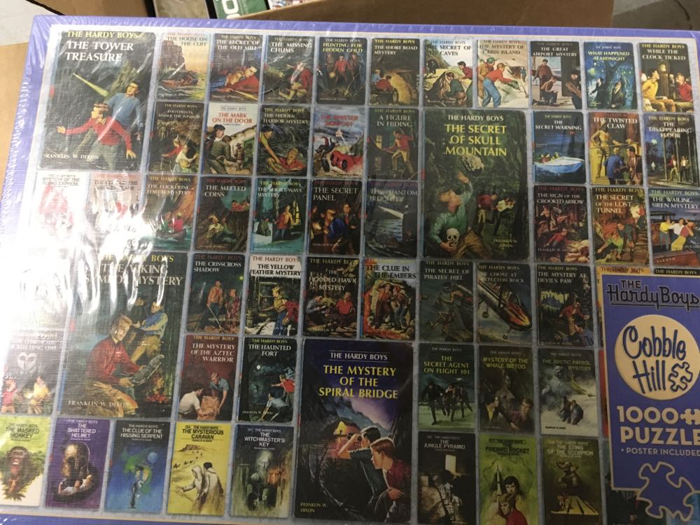 Hardy Boys - Cobble Hill puzzle collectible [Barcode 625012801010] - Main Image 2