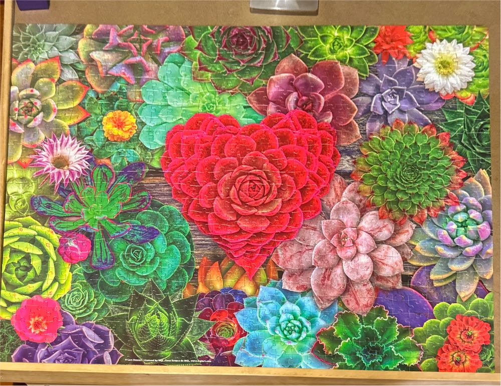 Succulent Love - Big Ben puzzle collectible [Barcode 778988330944] - Main Image 2