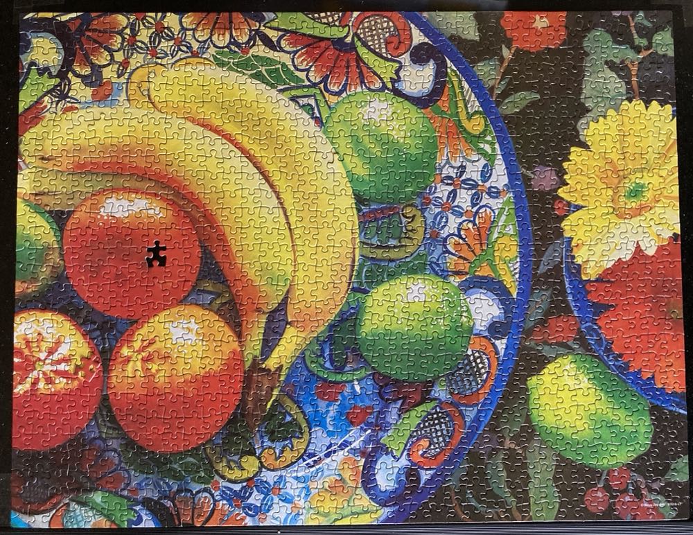 Red Vase - Hasbro puzzle collectible [Barcode 653569411048] - Main Image 3