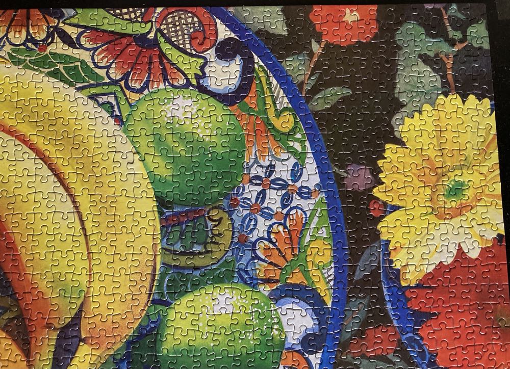 Red Vase - Hasbro puzzle collectible [Barcode 653569411048] - Main Image 4