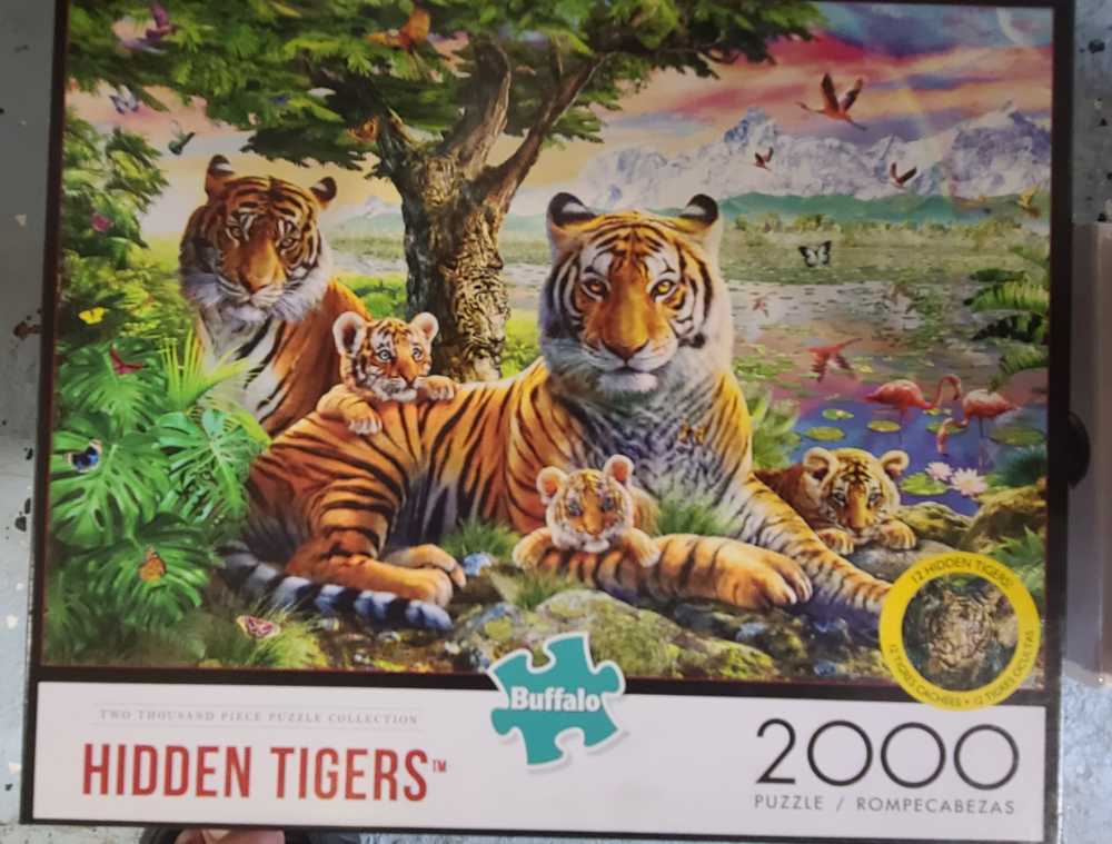 Hidden Tigers - Buffalo puzzle collectible [Barcode 079346020782] - Main Image 2