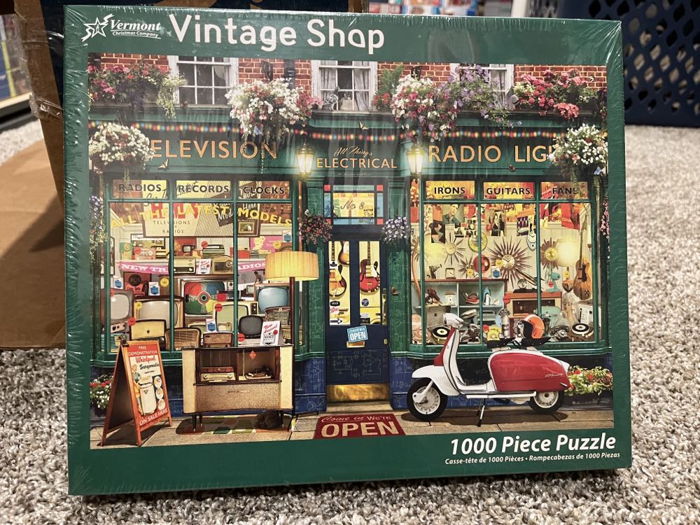 Vintage Shop - Vermont Christmas Company puzzle collectible [Barcode 819273023056] - Main Image 2