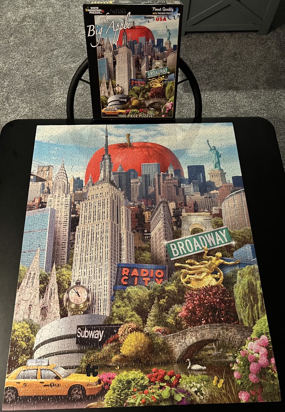 **The Big Apple-SEALED-DENISE K - White Mountain Puzzles puzzle collectible [Barcode 724819255085] - Main Image 3