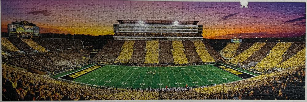 Kinnick Stadium - MasterPieces puzzle collectible [Barcode 705988913693] - Main Image 2