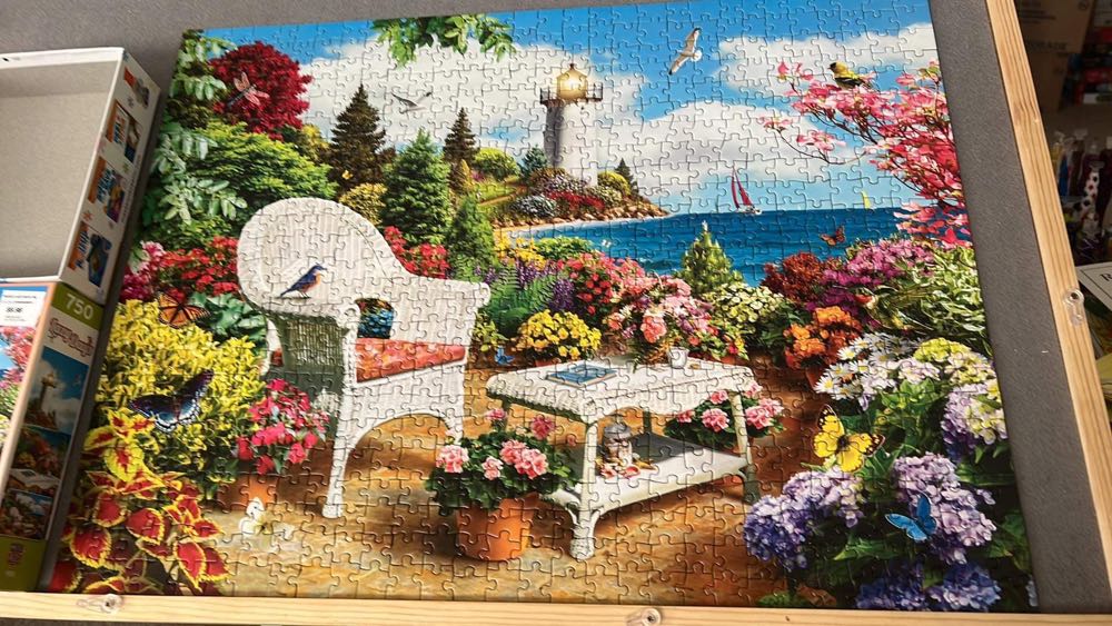 Memories - Master Pieces puzzle collectible [Barcode 705988316944] - Main Image 2