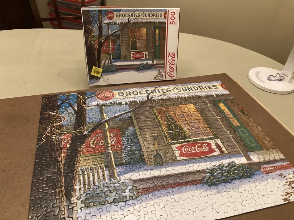 Coca-Cola Christmas Store 500 Piece - Springbok puzzle collectible [Barcode 091683015320] - Main Image 2