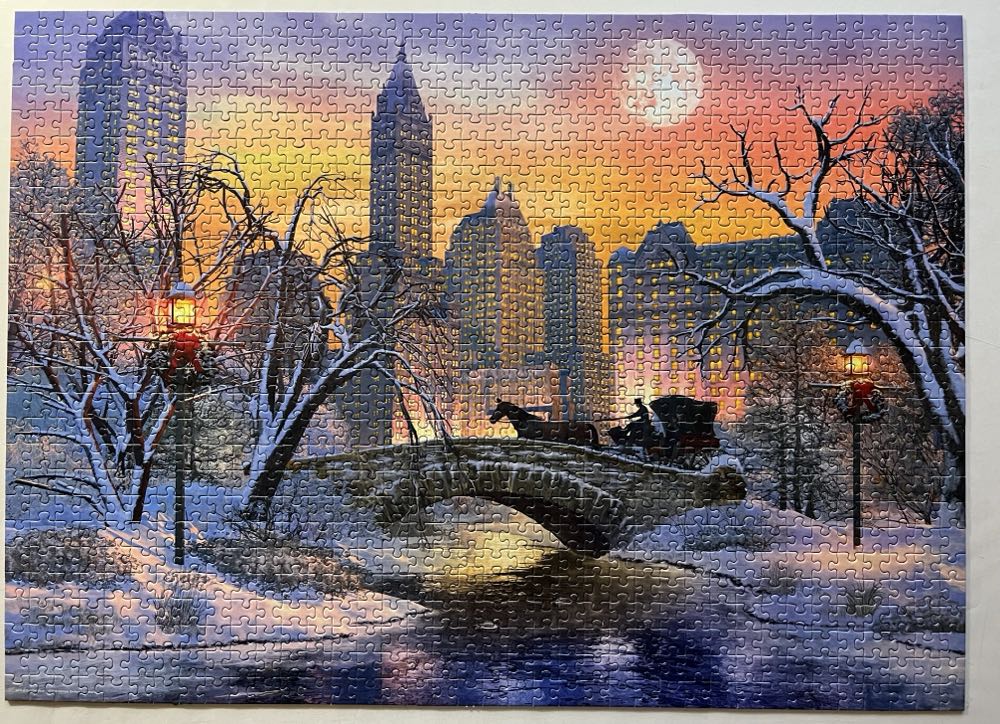Christmas Eve In New York City - Eurographics puzzle collectible [Barcode 628136609159] - Main Image 2