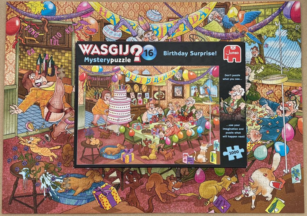 Wasgij Mystery 16 - Birthday Surprise - Holdson puzzle collectible [Barcode 9414131772186] - Main Image 2