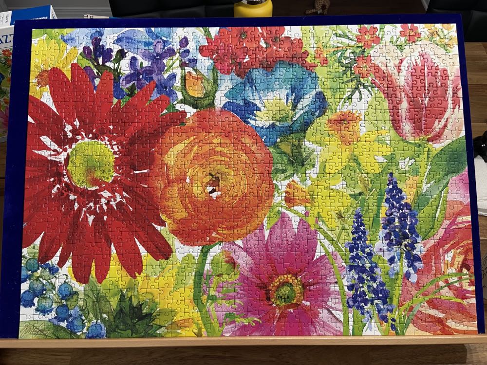 Abundant Blooms - Ravensburger puzzle collectible [Barcode 4005556197293] - Main Image 4