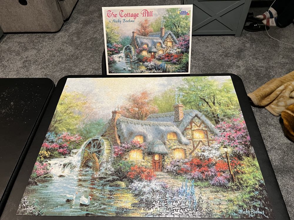 The Cottage Mill - White Mountain puzzle collectible [Barcode 724819248704] - Main Image 3