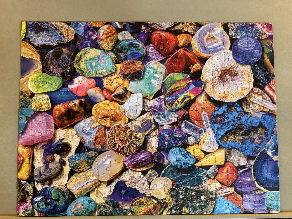 Rocks and Minerals - Milton Bradley puzzle collectible [Barcode 778988332290] - Main Image 2