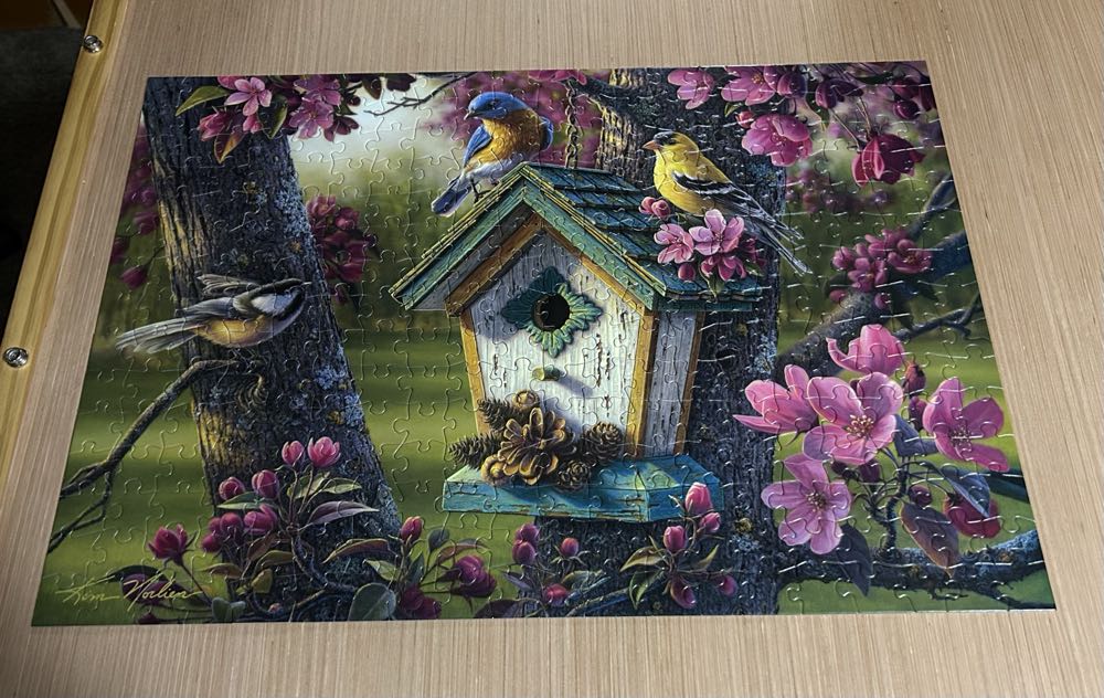 Springtime Beauty - Buffalo puzzle collectible [Barcode 079346025374] - Main Image 3