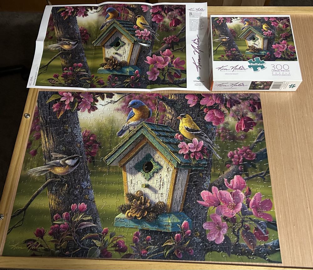 Springtime Beauty - Buffalo puzzle collectible [Barcode 079346025374] - Main Image 4