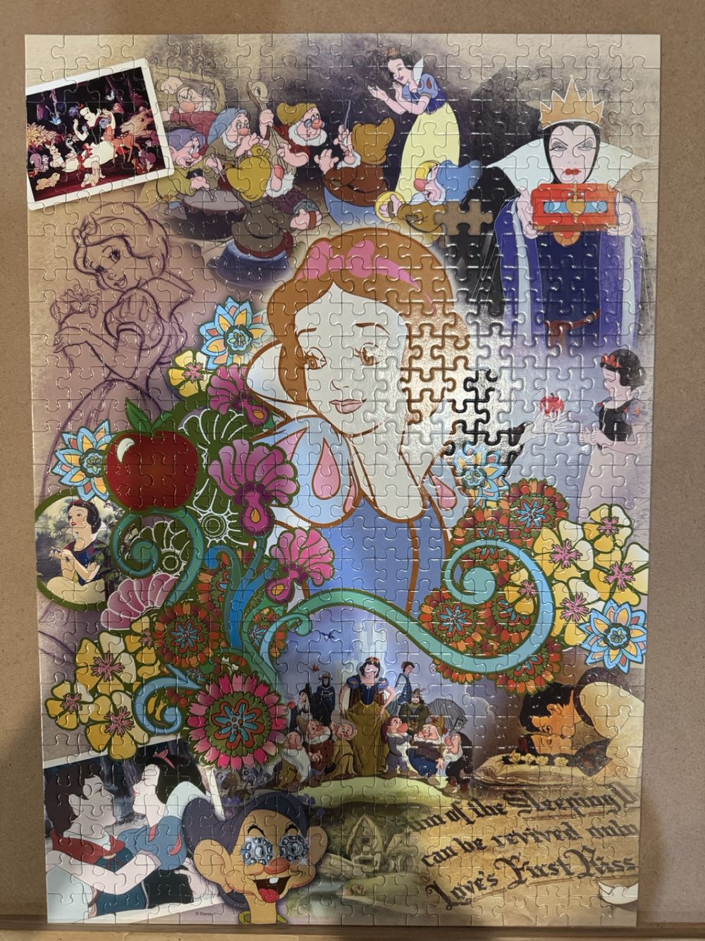 Snow White - Traded #144 - Mega Puzzles puzzle collectible [Barcode 072348505509] - Main Image 2