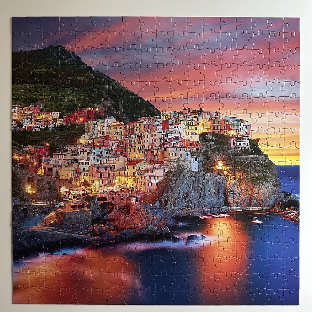 Amalfi Coast - Buffalo Games puzzle collectible [Barcode 079346027828] - Main Image 3