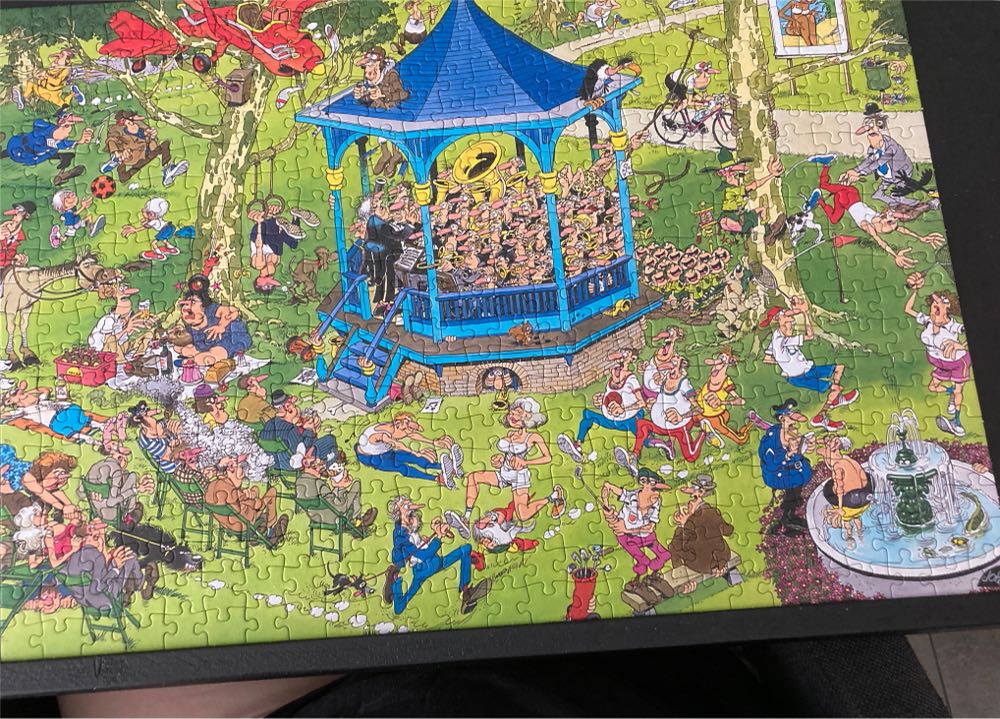 Muziekpaviljoen - Jan Van Haasteren puzzle collectible [Barcode 8710126818466] - Main Image 2
