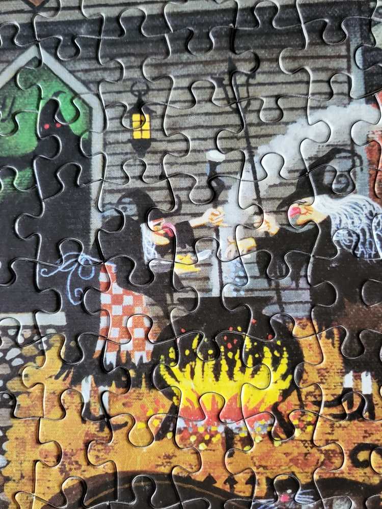 CW - Witch’s Brew - Milton Bradley puzzle collectible [Barcode 032244046797] - Main Image 4