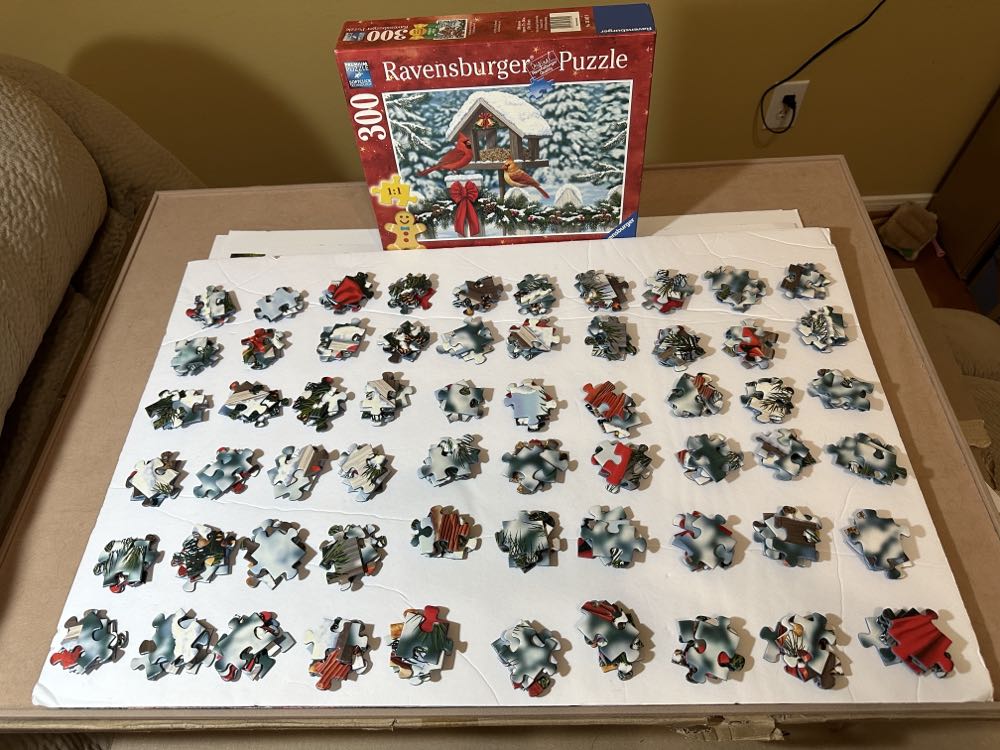 Cardinals At Christmas - Ravensburger puzzle collectible [Barcode 4005556135820] - Main Image 3