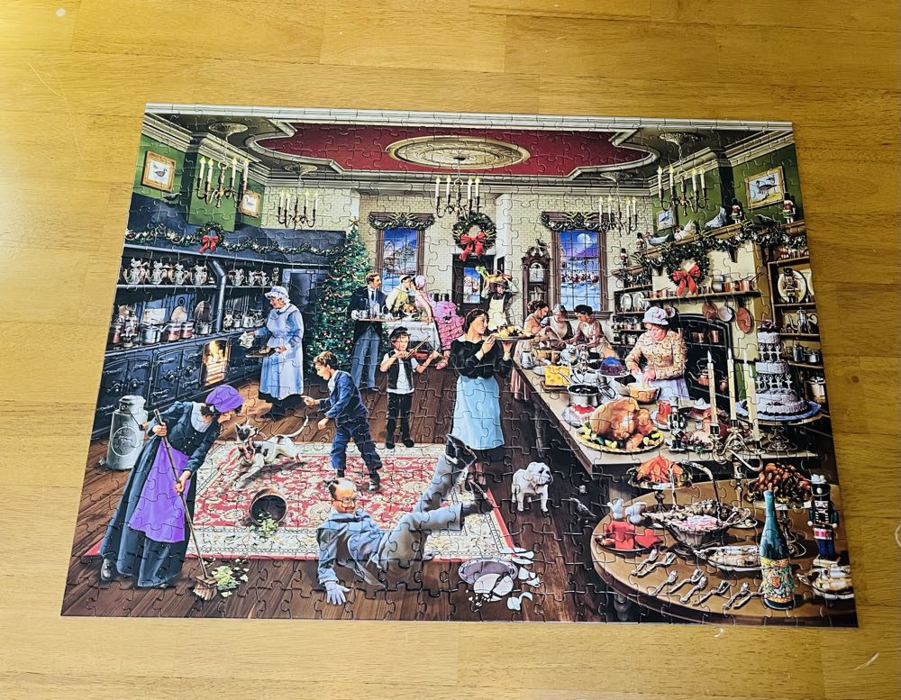 Christmas Kitchen - Go games! puzzle collectible [Barcode 9781620214992] - Main Image 2