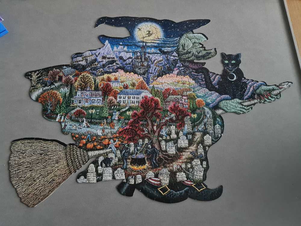 *Witch Way To Halloween 😁 COMPLETED 16/10/2022 - Bits And Pieces puzzle collectible - Main Image 2