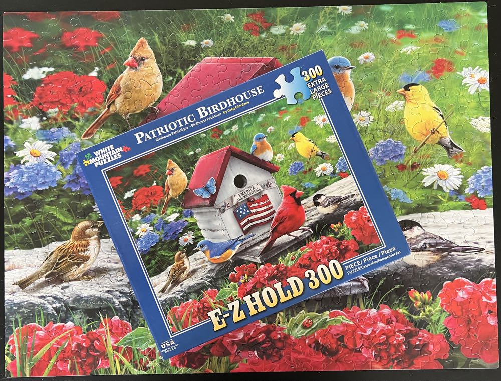 Patriotic Birdhouse SOLD - White Mountain 🇺🇸 puzzle collectible [Barcode 724819259496] - Main Image 4