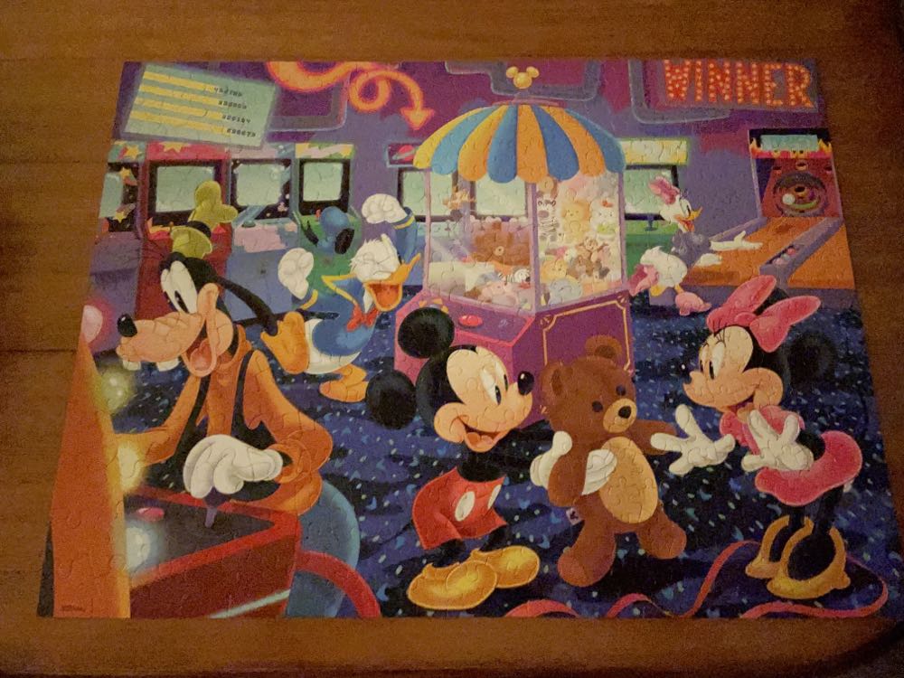 Mickey At The Arcade - Ceaco puzzle collectible [Barcode 021081232166] - Main Image 2