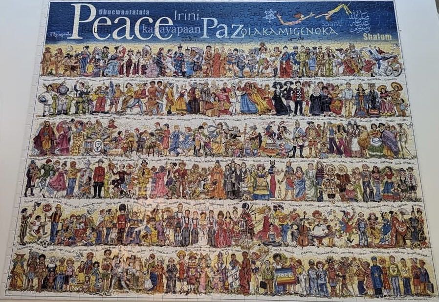 Peace - White Mountain puzzle collectible [Barcode 724819250004] - Main Image 3