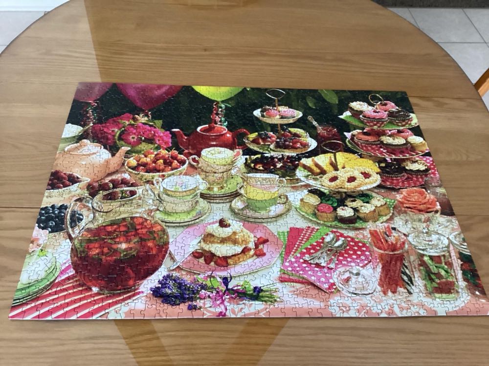 Garden Party - Cobble Hill Puzzle Company puzzle collectible [Barcode 625012800839] - Main Image 4