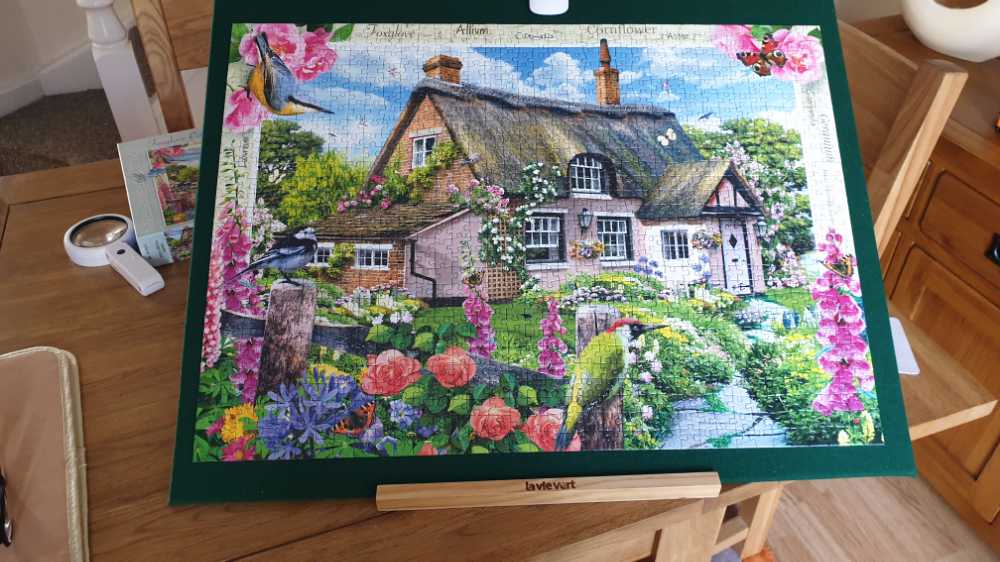 Cottage Series - Foxglove Cottage Keep 1 (2) - Ravensburger puzzle collectible [Barcode 4005556193134] - Main Image 3