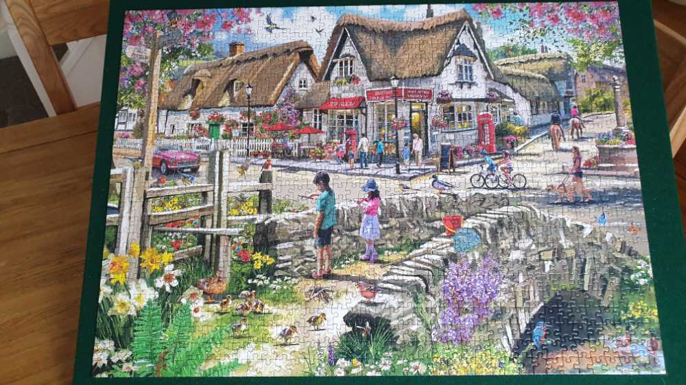 Daffodils & Ducklings - Gibsons puzzle collectible [Barcode 5012269063196] - Main Image 2