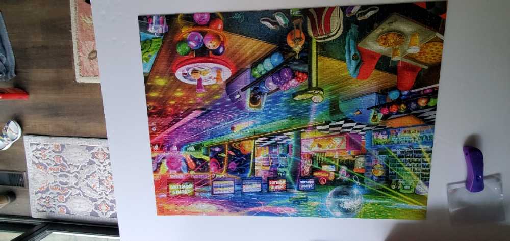 Blacklight Bowling - Buffalo puzzle collectible [Barcode 079346127221] - Main Image 2