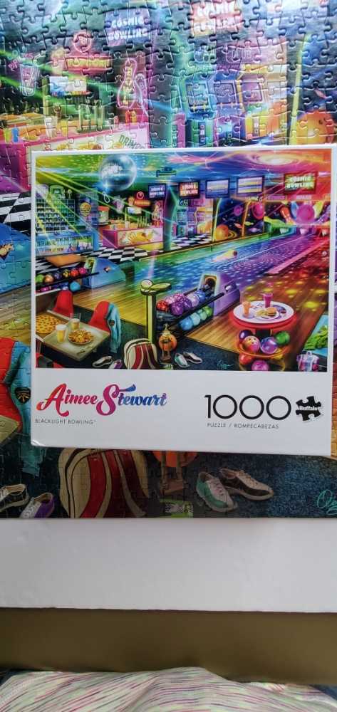 Blacklight Bowling - Buffalo puzzle collectible [Barcode 079346127221] - Main Image 3