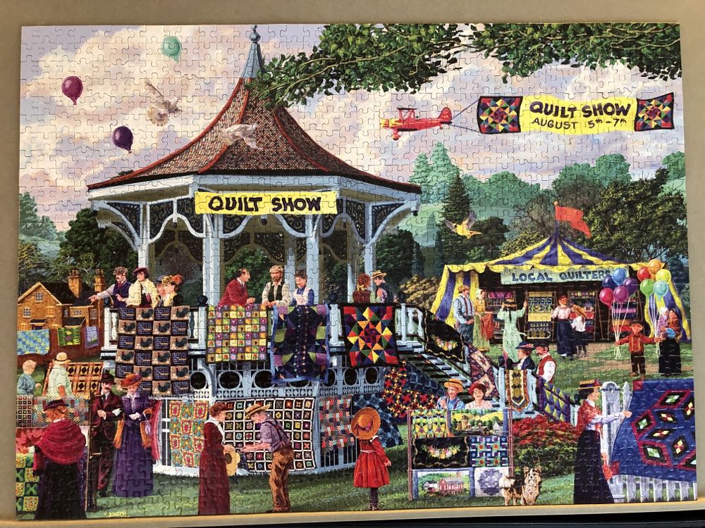 Summer Quilt Show  - SunsOut puzzle collectible [Barcode 796780388949] - Main Image 2