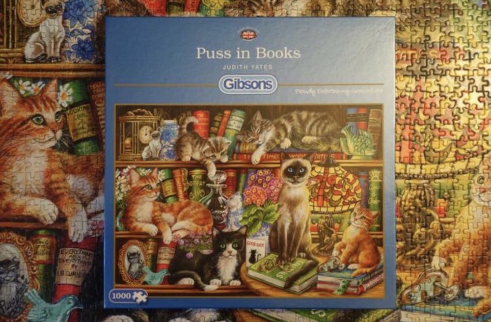 Puss In Books - Gibsons puzzle collectible [Barcode 5012269061475] - Main Image 4