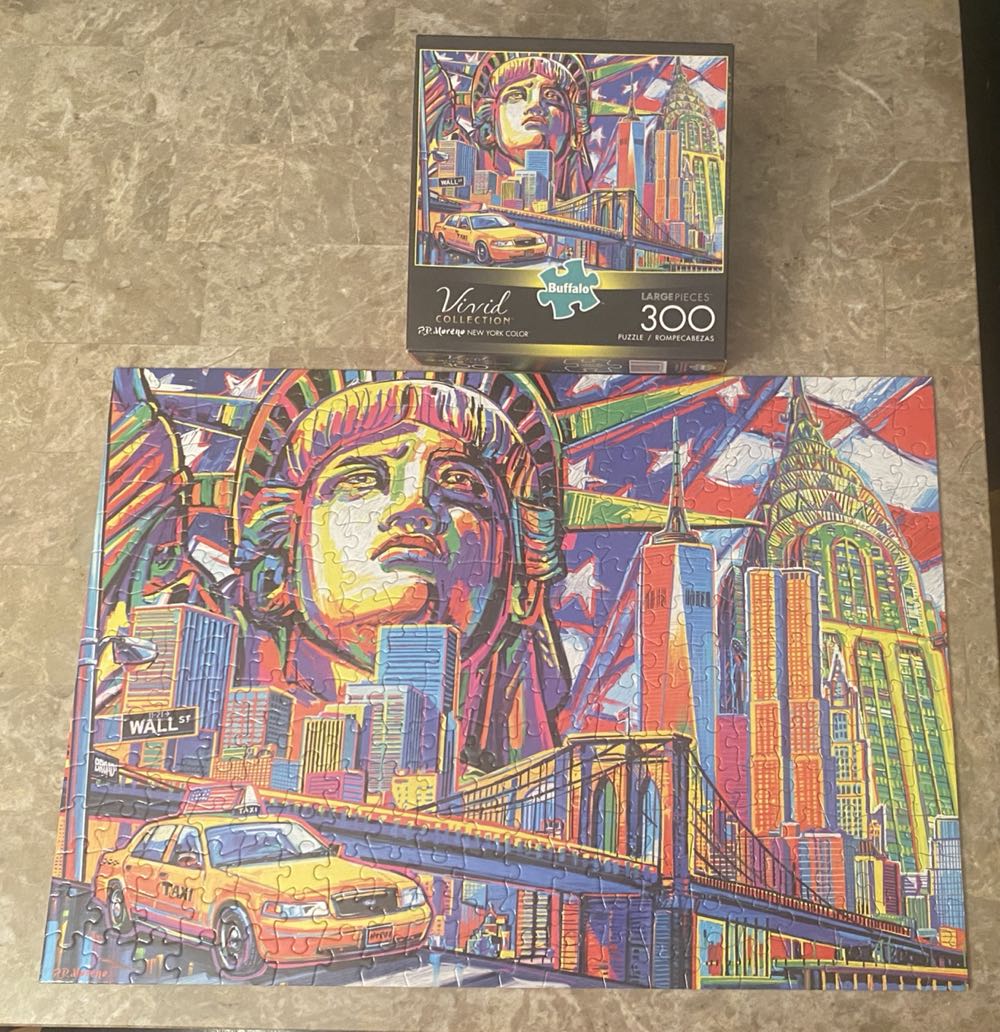 New York Color - Buffalo 300 puzzle collectible [Barcode 079346027354] - Main Image 2