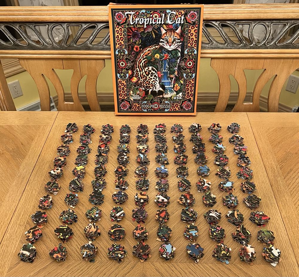 Tropical Cat -OTW - White Mountain puzzle collectible [Barcode 724819254279] - Main Image 3