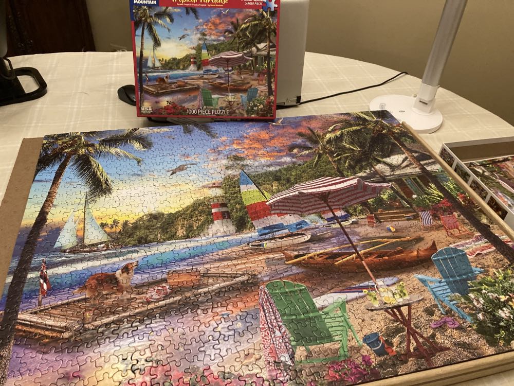 😀Tropical Paradise - White Mountain puzzle collectible [Barcode 724819264599] - Main Image 2