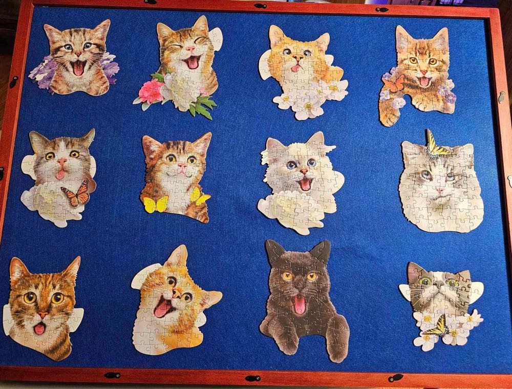 Cat Selfies Mini Puzzles - CraZArt puzzle collectible [Barcode 4895145424394] - Main Image 2