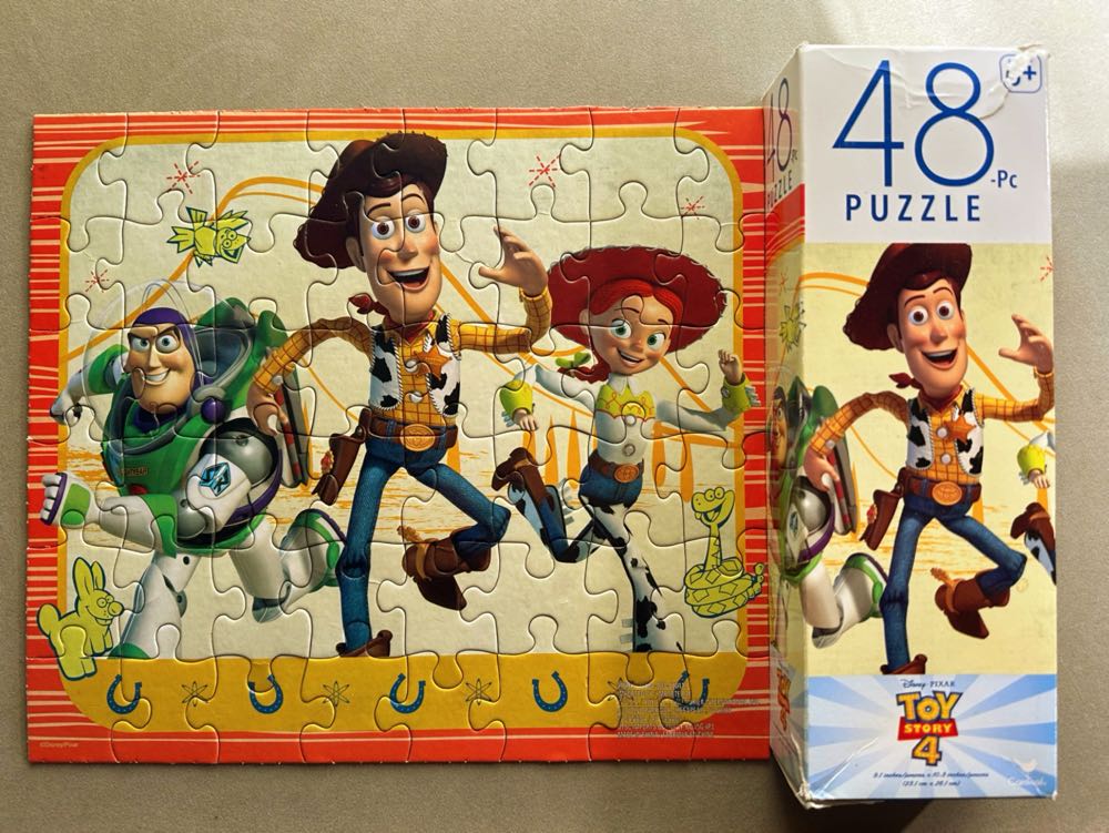 Toy Story 4 - Cardinal Games puzzle collectible [Barcode 639277792075] - Main Image 3