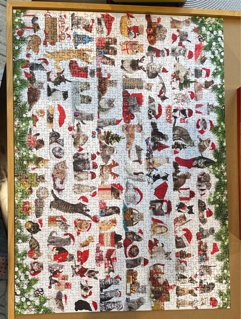 Holiday Cats - Eurographics puzzle collectible [Barcode 628136609401] - Main Image 2