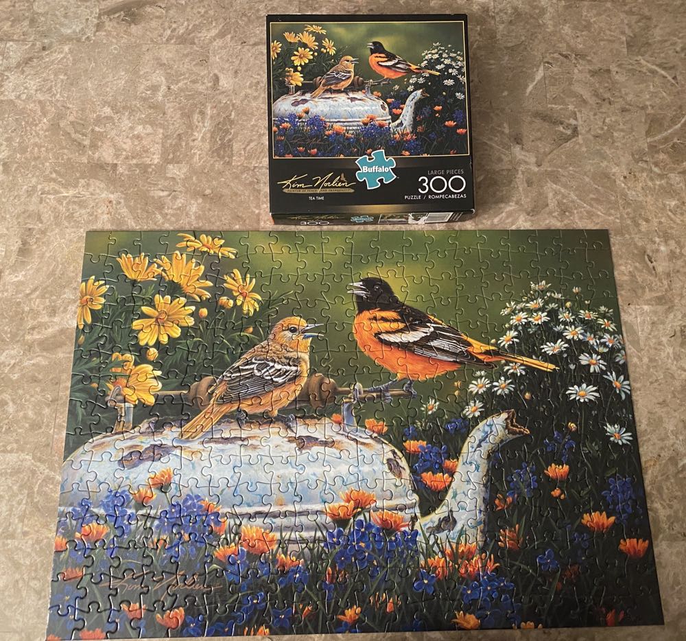 Tea Time - Buffalo puzzle collectible [Barcode 079346024889] - Main Image 2