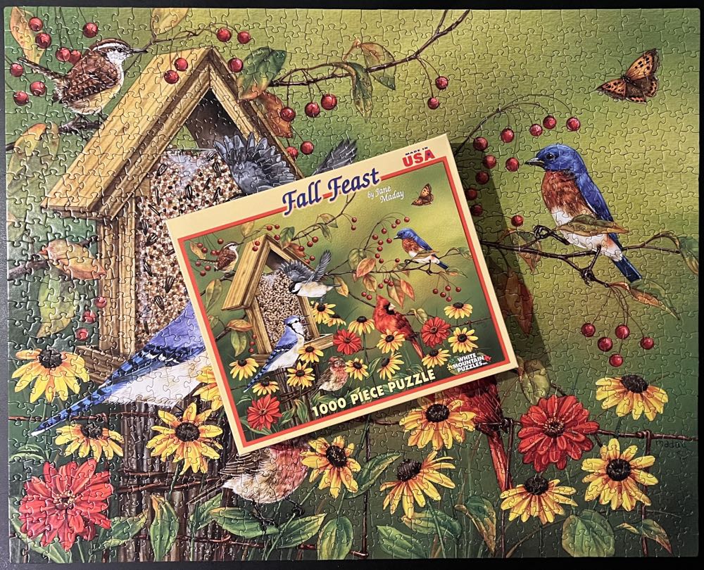 Fall Feast-SL - White Mountain puzzle collectible [Barcode 724819251407] - Main Image 4