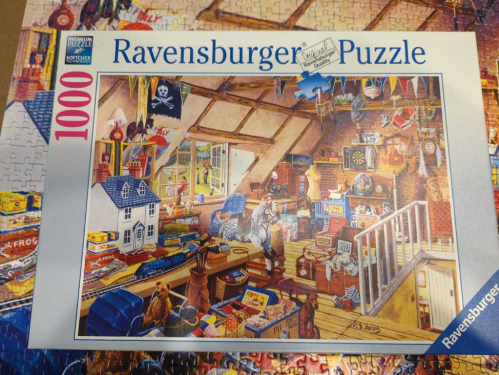 Grandma’s Attic - Ravensburger puzzle collectible [Barcode 4005556192724] - Main Image 2