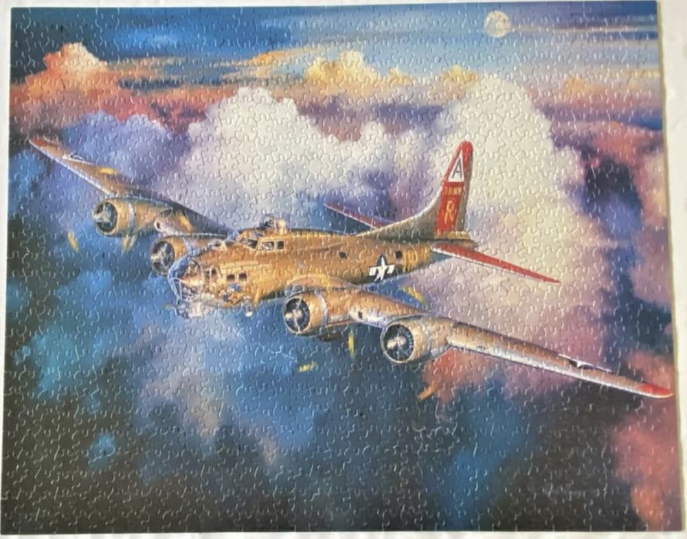 ZZ - B-17 Bomber (SOLD) - White Mountain Puzzles puzzle collectible [Barcode 724819249985] - Main Image 2